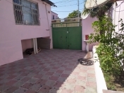 Satılır 4 otaqlı 130 m2 həyət evi Bakıxanov