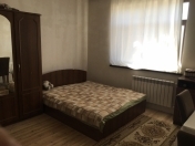 Satılır 5 otaqlı 200 m2 həyət evi Hövsan