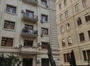 Satılır 2 otaqlı 60 m2 köhnə tikili İçəri Şəhər m.