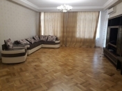 İcarəyə verilir 4 otaqlı 225 m2 yeni tikili Gənclik m.