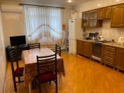 İcarəyə verilir 3 otaqlı 100 m2 köhnə tikili Gənclik m.
