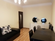 Satılır 2 otaqlı 50 m2 köhnə tikili Neapol dairəsi