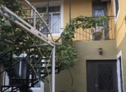 Satılır 7 otaqlı 250 m2 həyət evi Badamdar