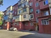 Satılır 2 otaqlı 50 m2 köhnə tikili Azadlıq prospekti m.