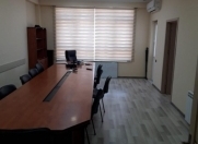 İcarəyə verilir 8 otaqlı 220 m2 ofis Şah İsmayıl Xətai m.