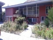 İcarəyə verilir 2 otaqlı 60 m2 həyət evi Şəki