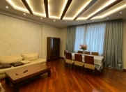 Satılır 4 otaqlı 176 m2 yeni tikili 28 May m.