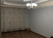 Satılır 4 otaqlı 100 m2 köhnə tikili İnşaatçılar m.