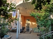 Satılır 6 otaqlı 300 m2 həyət evi Badamdar