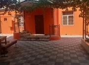 Satılır 3 otaqlı 100 m2 həyət evi Bakıxanov