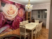 Satılır 4 otaqlı 100 m2 köhnə tikili Bakıxanov