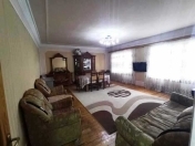 Satılır 5 otaqlı 110 m2 köhnə tikili Bakıxanov