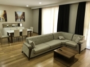 İcarəyə verilir 3 otaqlı 170 m2 yeni tikili 28 May m.