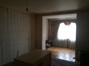 Satılır 3 otaqlı 75 m2 köhnə tikili Yasamal parkı