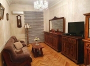 Satılır 2 otaqlı 60 m2 köhnə tikili Bakı Dövlət Universiteti