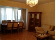 Satılır 2 otaqlı 80 m2 köhnə tikili Elmlər Akademiyası m.