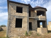 Satılır 7 otaqlı 360 m2 bağ evi Novxanı