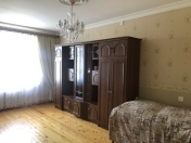 Satılır 2 otaqlı 60 m2 köhnə tikili Bakıxanov