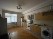 İcarəyə verilir 3 otaqlı 150 m2 yeni tikili İçəri Şəhər m.