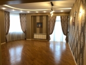 Satılır 3 otaqlı 184 m2 yeni tikili 9 mkr