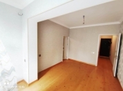 Satılır 1 otaqlı 40 m2 köhnə tikili Bakıxanov