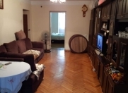 Satılır 2 otaqlı 50 m2 köhnə tikili Nizami m.