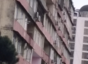 Satılır 4 otaqlı 100 m2 köhnə tikili Heydər Əliyev Mərkəzi