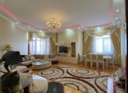 Satılır 4 otaqlı 200 m2 yeni tikili 8 mkr