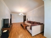 Satılır 4 otaqlı 83 m2 köhnə tikili Axundov bağı