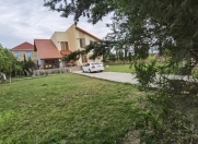 Satılır 7 otaqlı 240 m2 bağ evi Xaçmaz