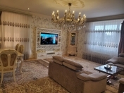 İcarəyə verilir 3 otaqlı 167 m2 yeni tikili Memar Əcəmi m.