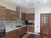 Satılır 3 otaqlı 151 m2 yeni tikili 6-cı parallel