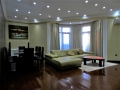 Satılır 4 otaqlı 170 m2 yeni tikili 28 May m.