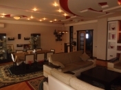 Satılır 5 otaqlı 285 m2 yeni tikili 28 May m.