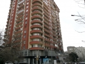 Satılır 3 otaqlı 165 m2 yeni tikili Heydər Əliyev Mərkəzi