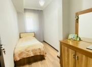 Satılır 3 otaqlı 90 m2 köhnə tikili Səbail r.