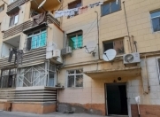 Satılır 4 otaqlı 80 m2 köhnə tikili Badamdar