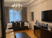 Satılır 3 otaqlı 120 m2 yeni tikili Tibb Universiteti