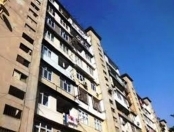 Satılır 4 otaqlı 100 m2 köhnə tikili Həzi Aslanov m.