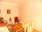 Satılır 9 otaqlı 360 m2 həyət evi Badamdar