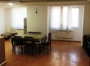 İcarəyə verilir 4 otaqlı 110 m2 köhnə tikili Elmlər Akademiyası m.