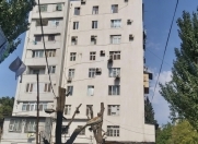 Satılır 3 otaqlı 90 m2 köhnə tikili Hərbi Hospital