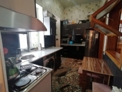 Satılır 3 otaqlı 70 m2 həyət evi İnşaatçılar m.