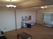 Satılır 3 otaqlı 90 m2 köhnə tikili 8 mkr