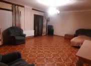 İcarəyə verilir 4 otaqlı 90 m2 köhnə tikili Metropark