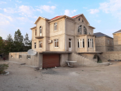 Satılır 10 otaqlı 435 m2 həyət evi Binə