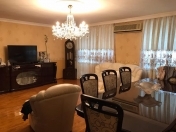 Satılır 2 otaqlı 80 m2 köhnə tikili 28 May m.