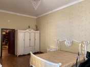 İcarəyə verilir 4 otaqlı 227 m2 yeni tikili Sahil m.