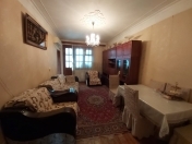 Satılır 2 otaqlı 64 m2 köhnə tikili Memar Əcəmi m.
