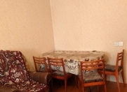 İcarəyə verilir 2 otaqlı 75 m2 köhnə tikili Həzi Aslanov m.